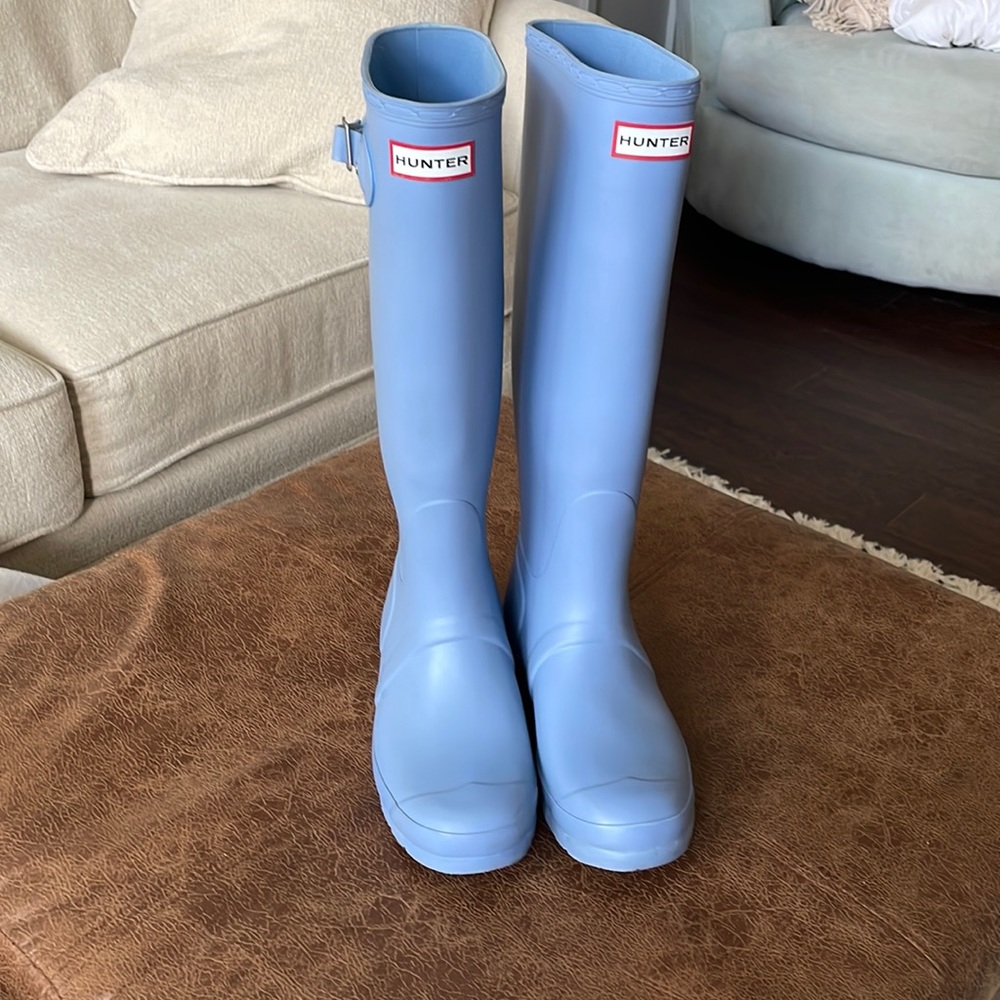 Size 8 Like New Condition Periwinkle Hunter Women’s Original Tall Boots